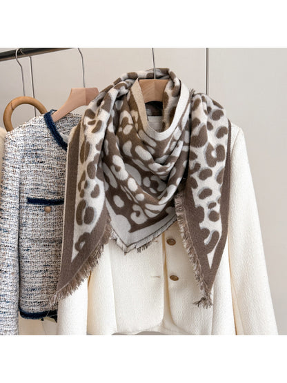 Scarvii - Leopard Pattern Triangle Shawl