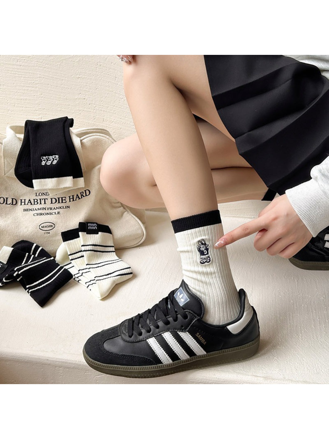 Rufia - Ribbed Cartoon Patch Contrast Cuff Crew Socks product image 2