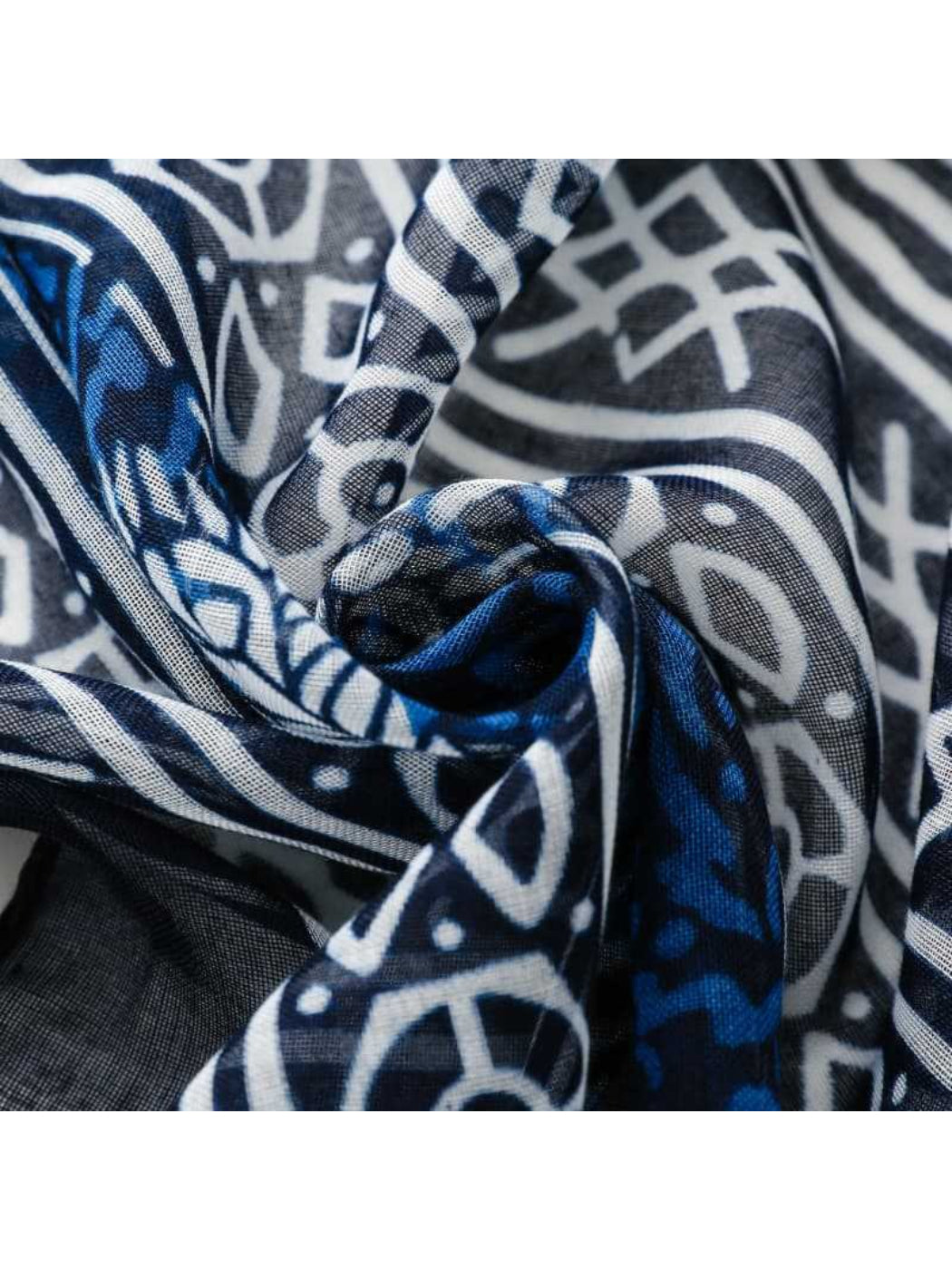 Scarvii - Modern Diamond Print Casual Scarf