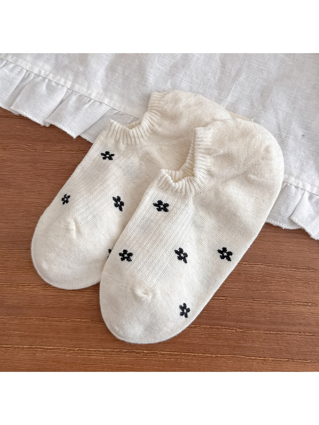 Rufia - Sweet Floral Pattern Women's No Show Socks