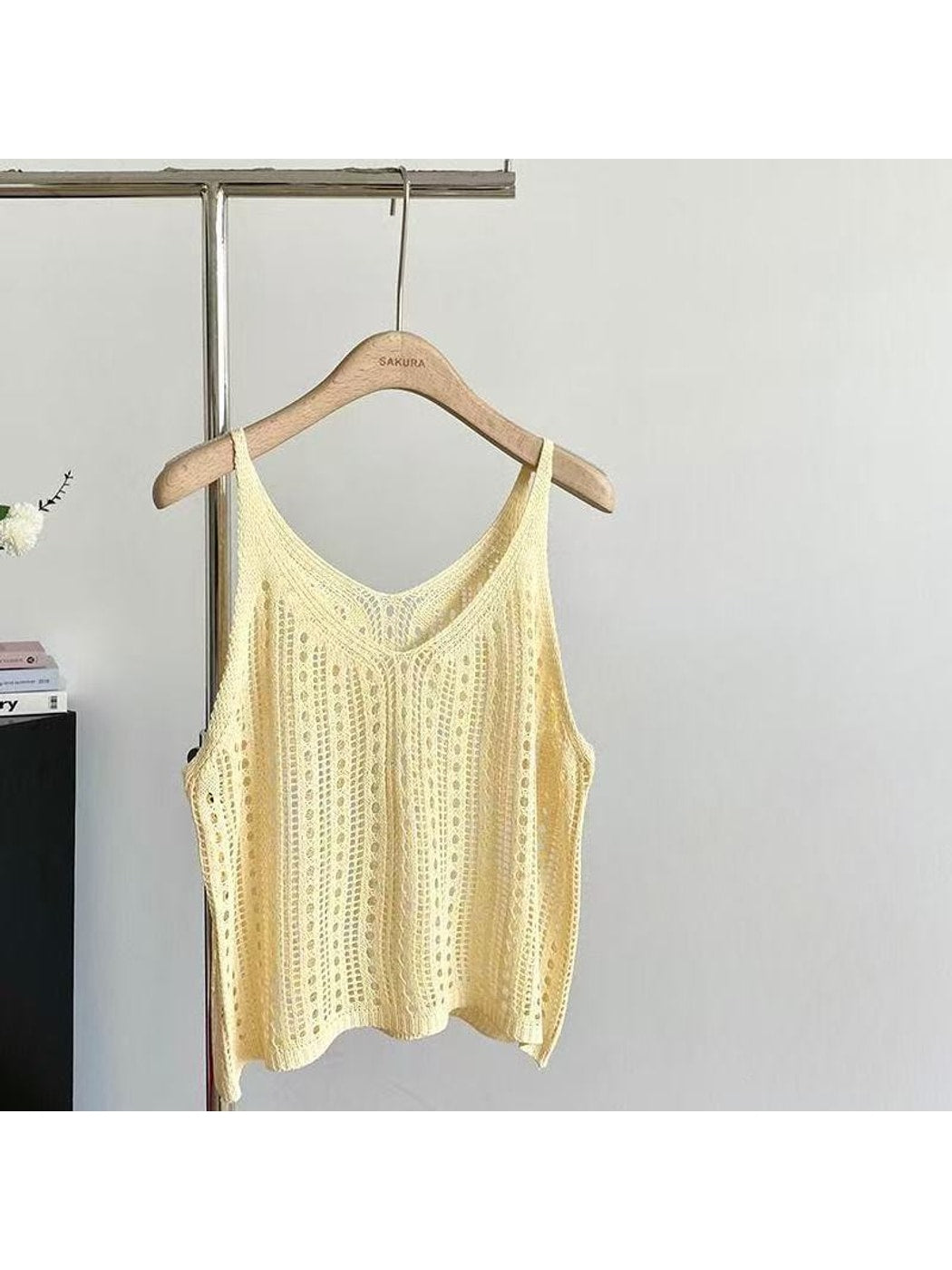Crosa - Cute Loose Fit Solid Color Knit Vest