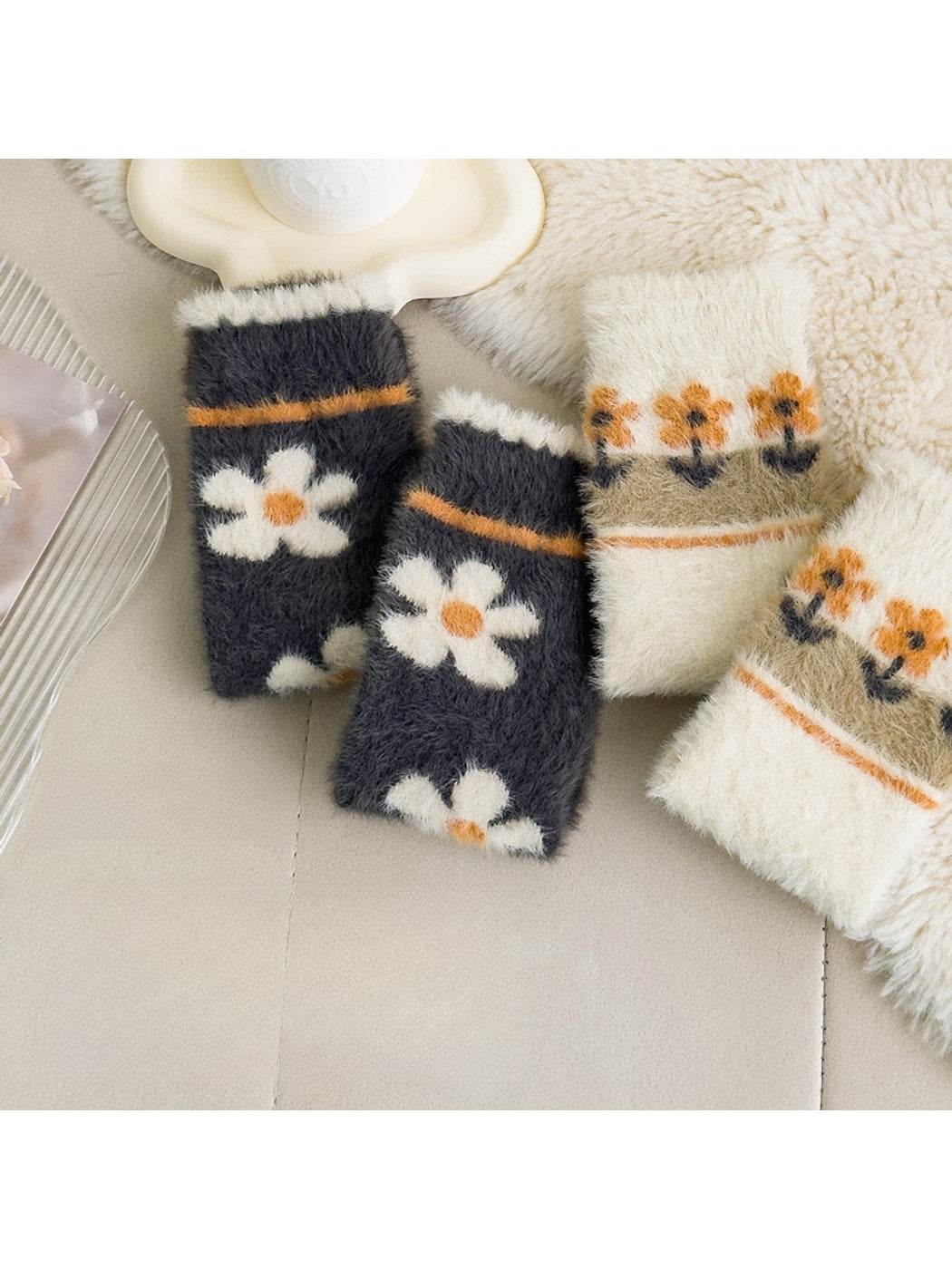 Rufia - Sweet Floral Print Plush Crew Socks