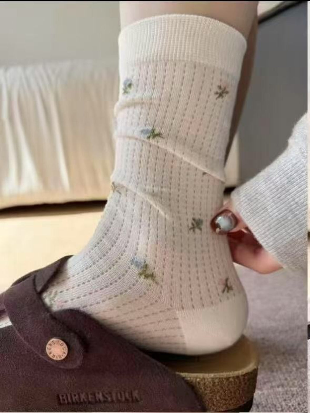 Rufia - Dainty Floral Hollow Knit Crew Socks