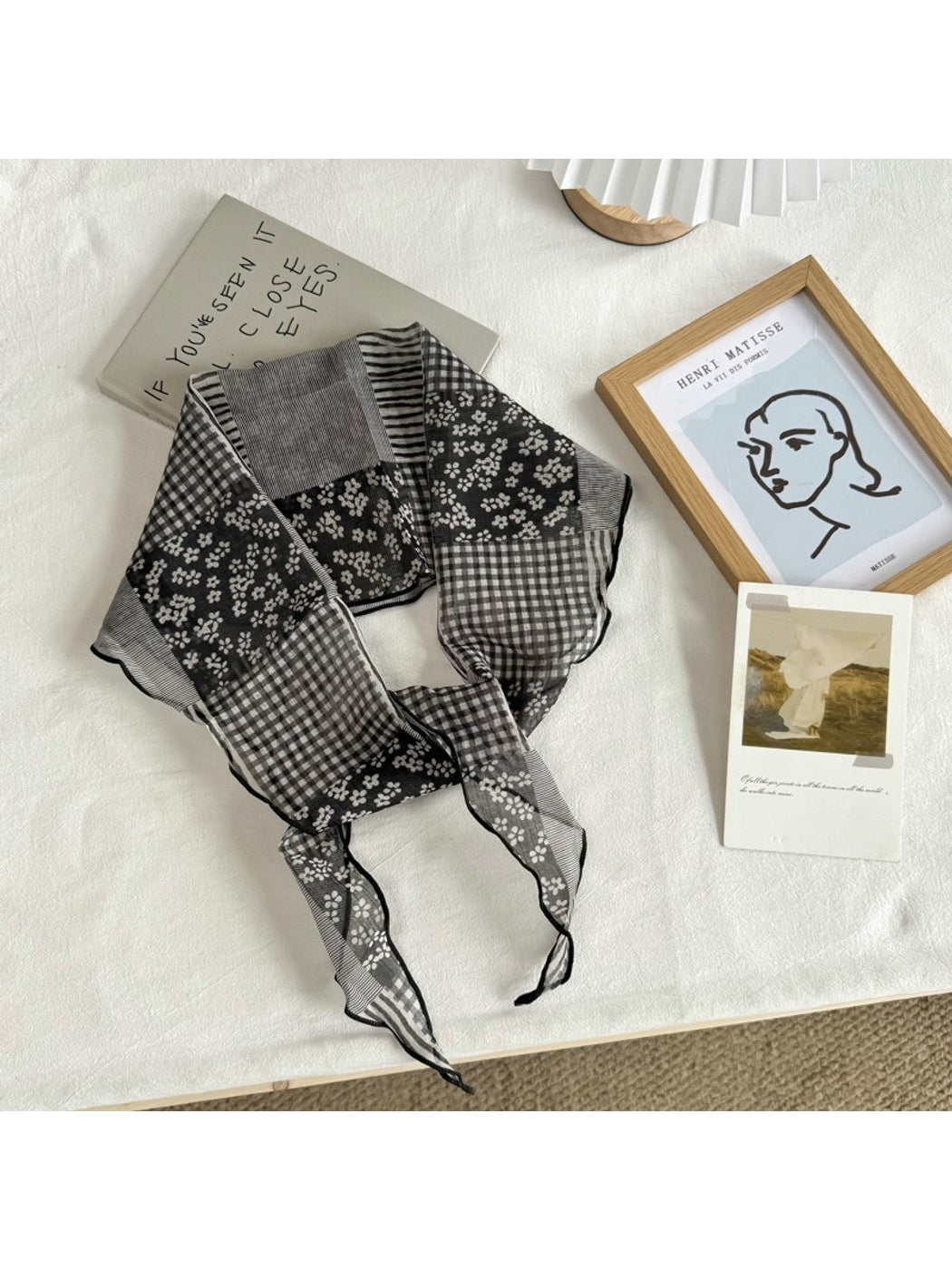 Scarvii - Simple Muted Printed Diamond-Shaped Scarf