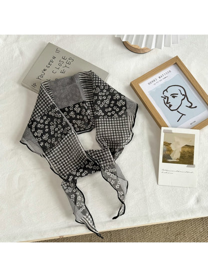 Scarvii - Simple Muted Printed Diamond-Shaped Scarf