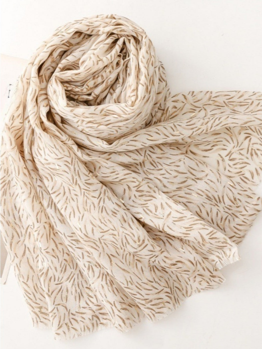 Scarvii - Minimalist Willow Leaf Print Scarf – Elegant & Versatile