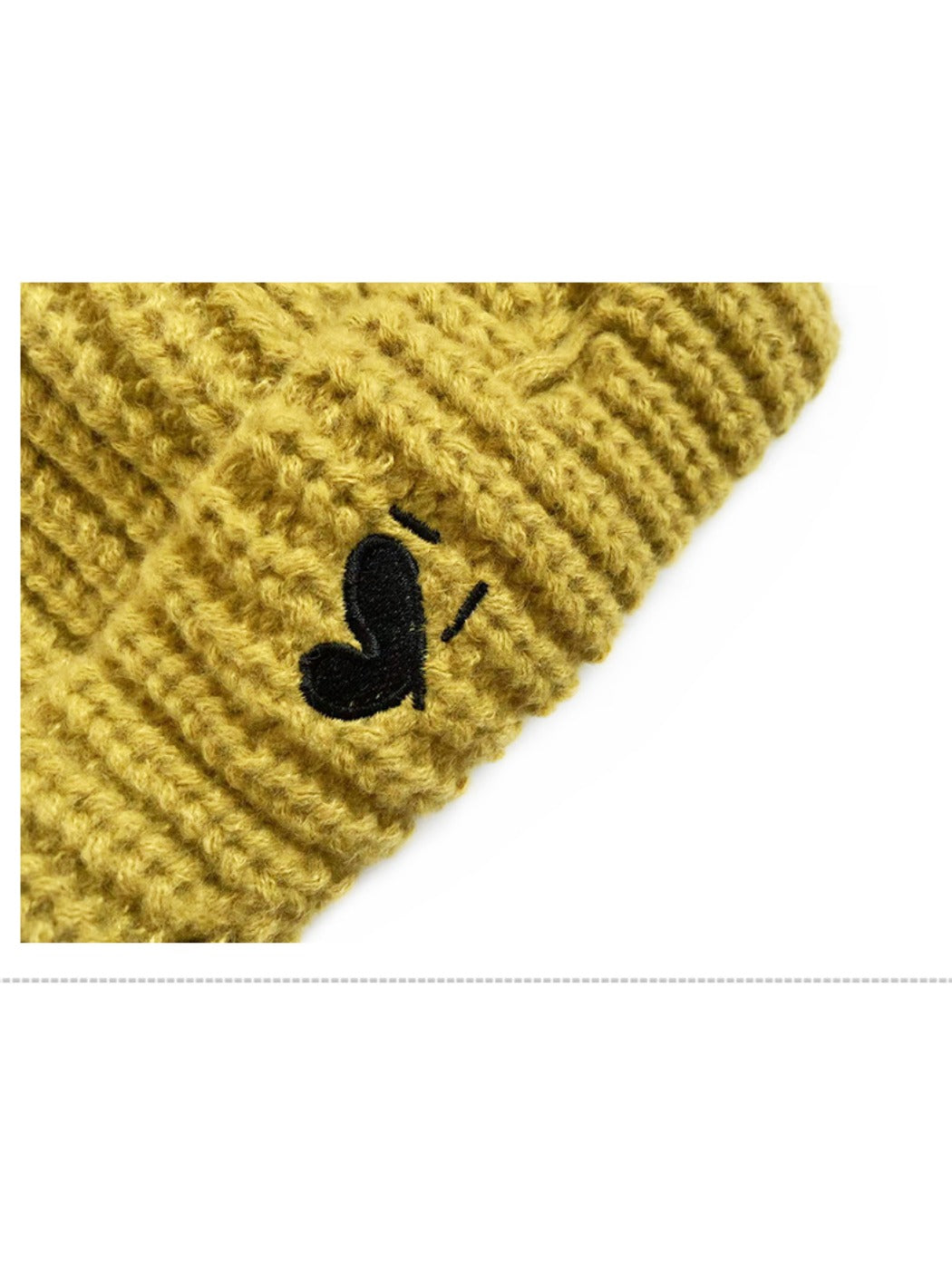Haila - Vintage Knitted Beanie with Heart Embroidered
