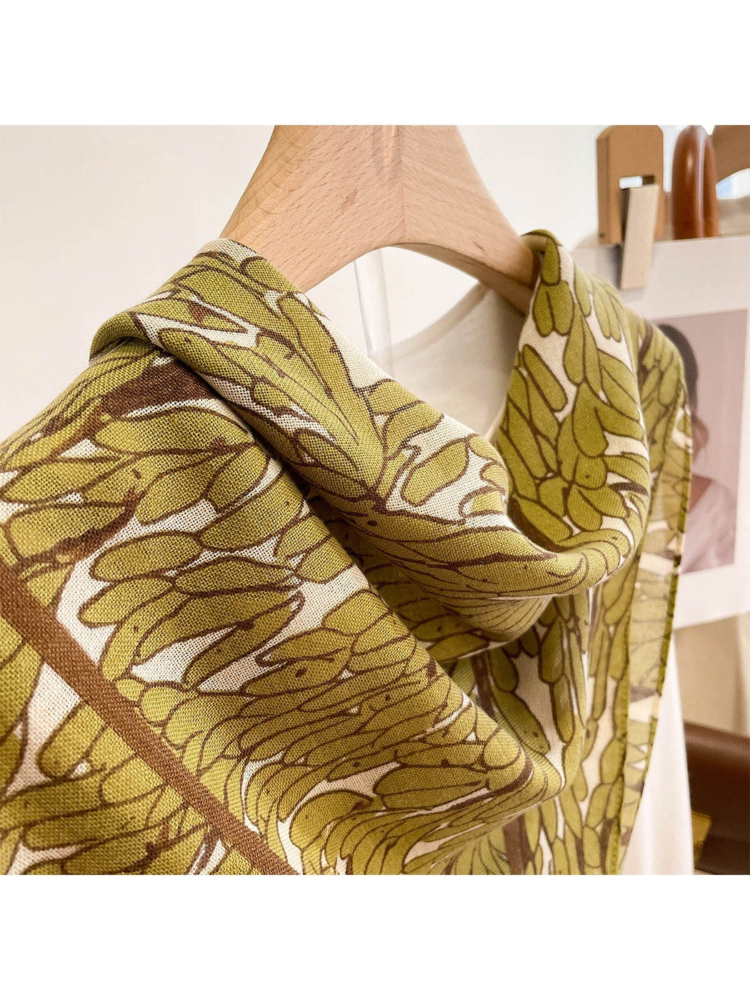 Scarvii - Green Botanical Print Tassel Square Scarf