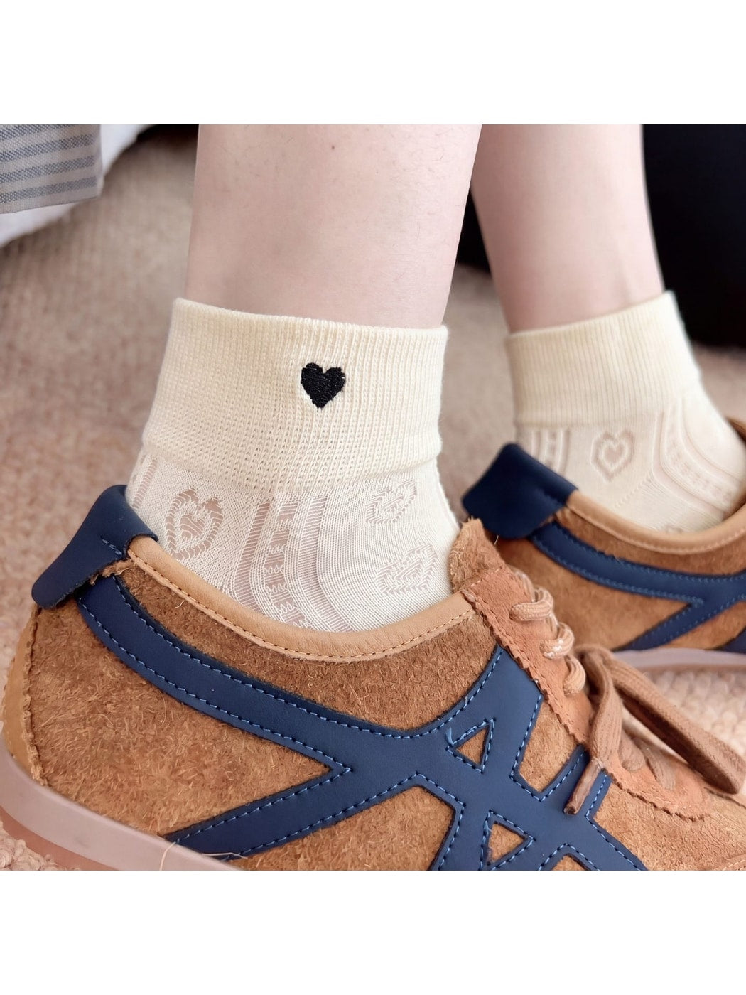 Rufia - Heart Design Openwork Ankle Socks