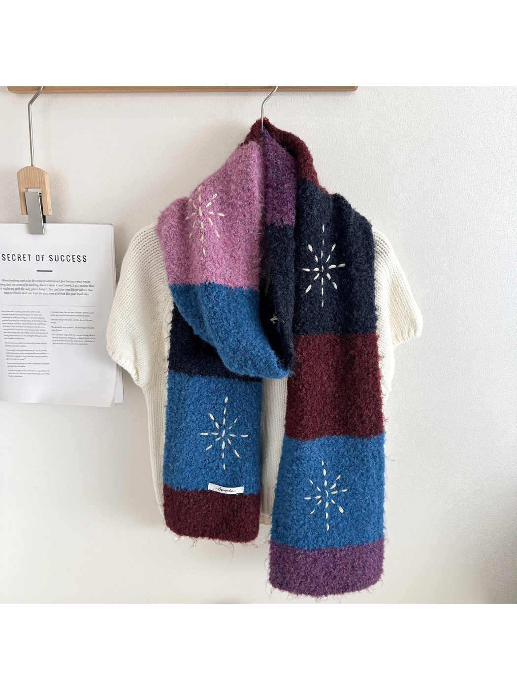 Scarvii - Starburst Color Block Knit Scarf