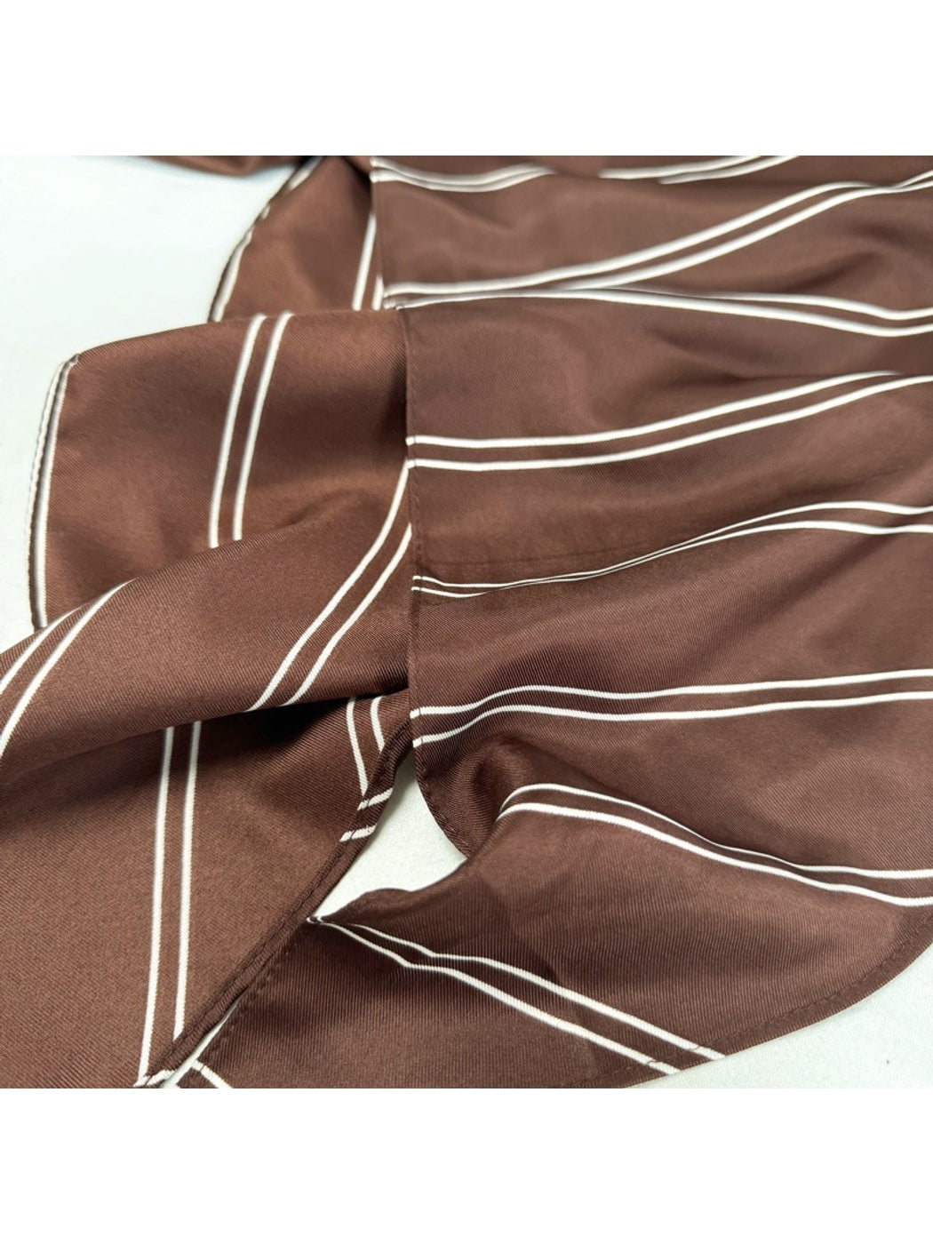 Scarvii - Minimal Line Triangle Scarf