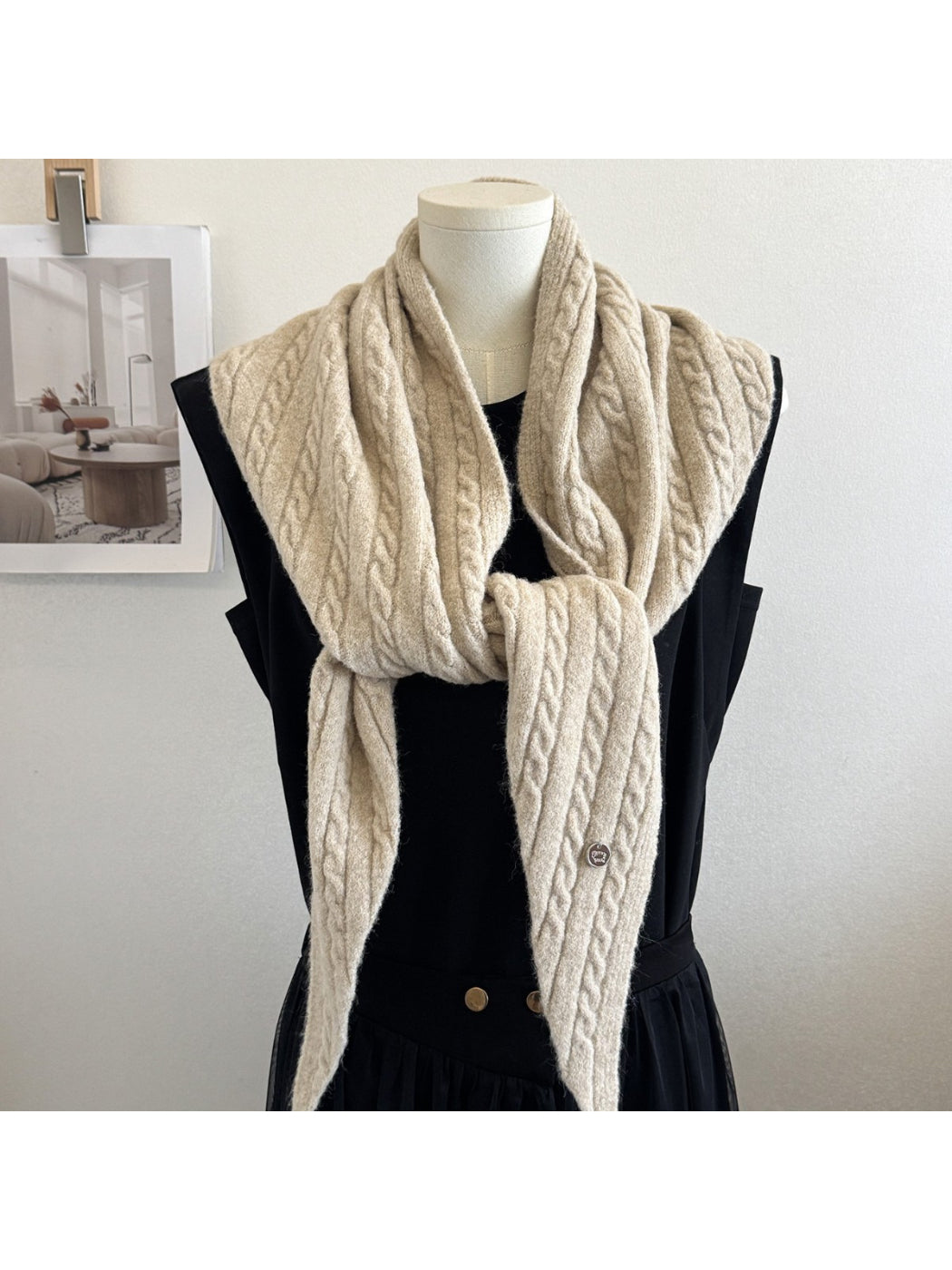 Scarvii - Raised Cable-Knit Triangle Scarf