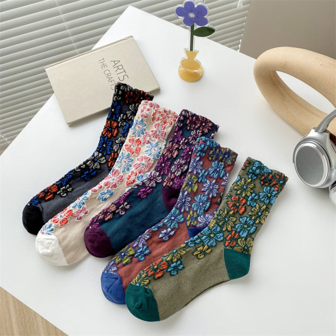 Rufia - Royal Floral Pattern Wide-Cuff Socks