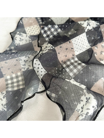 Scarvii - Simple Muted Printed Diamond-Shaped Scarf