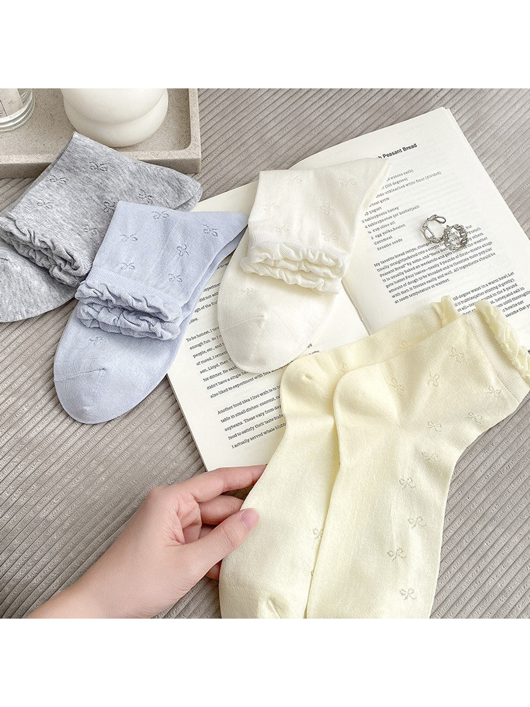 Rufia - Bow Pattern Ruffle Crew Socks
