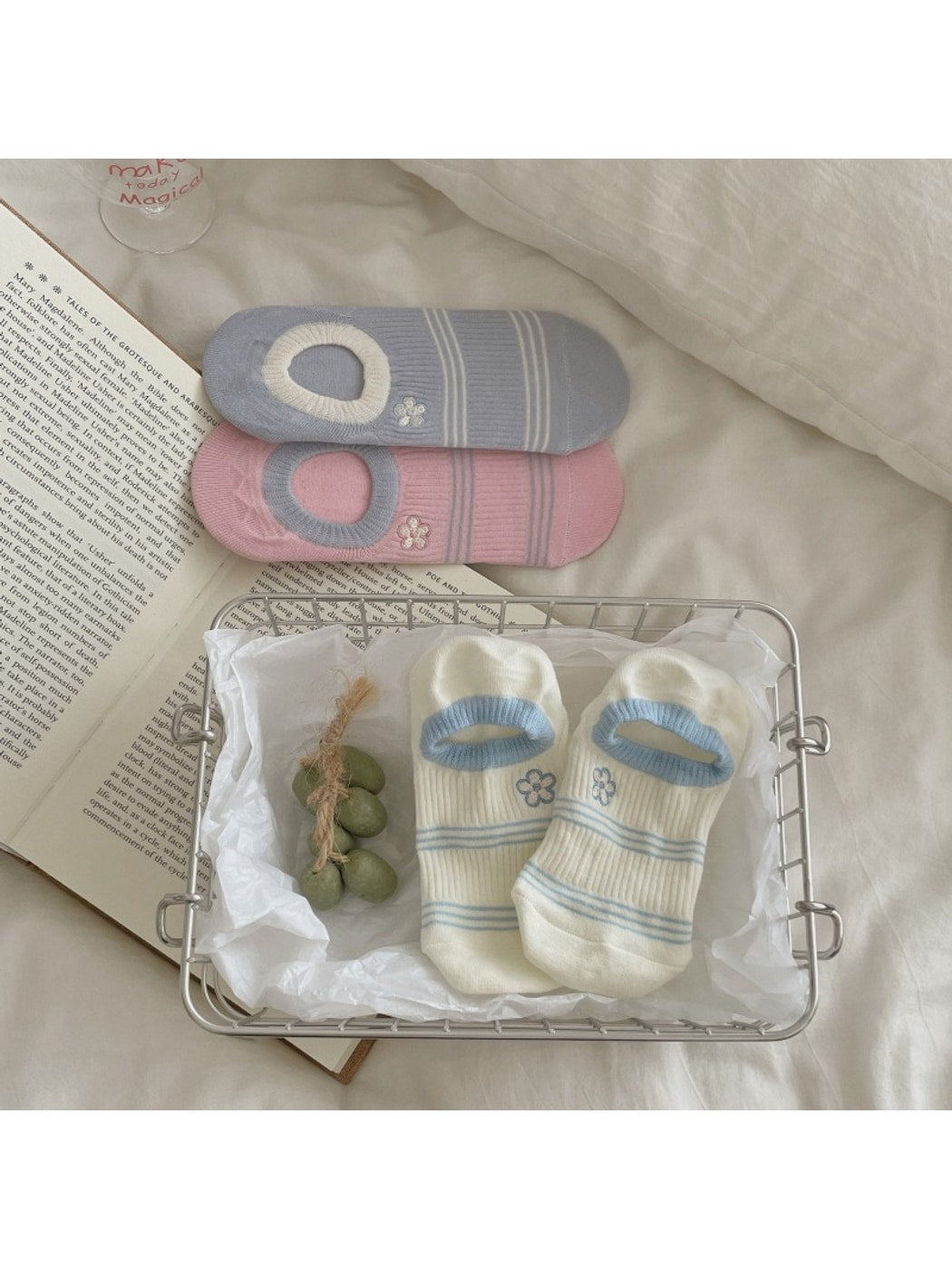 Rufia - Flower Embroidery Striped Low Ankle Socks