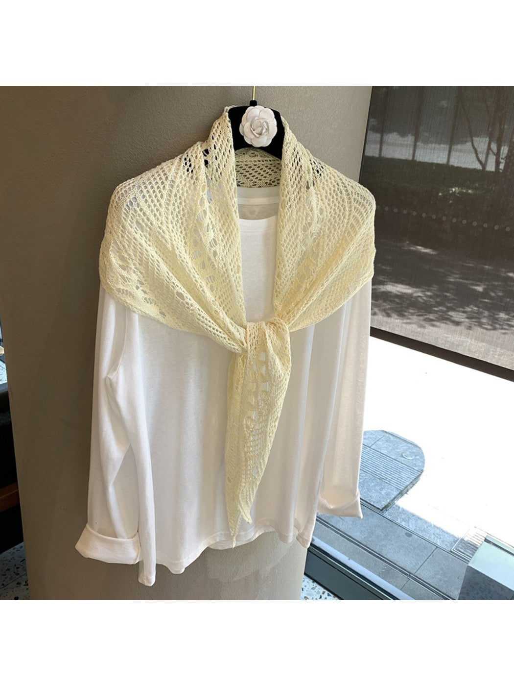 Scarvii - Hollow-Out Lattice Triangle Bandana