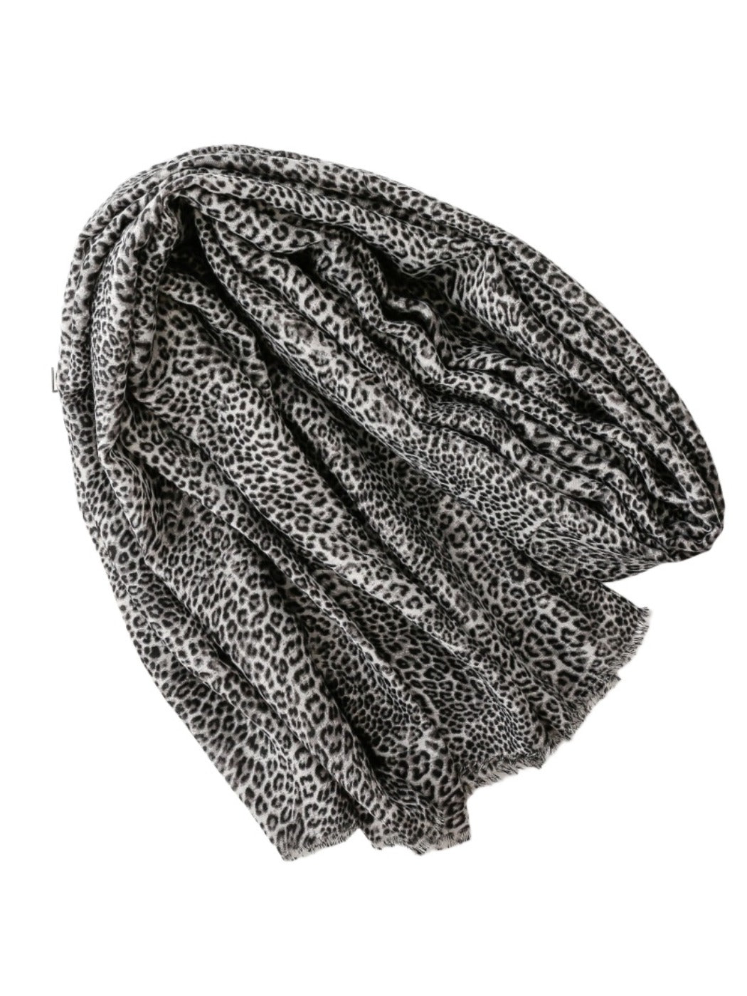 Scarvii - Classic Winter Scarf with Leopard Print