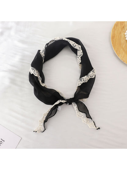 Scarvii - Lace Edge Vintage Style Triangle Bandana