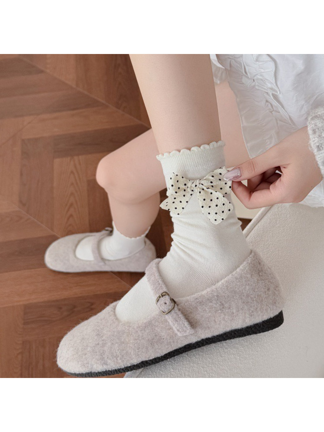 Rufia - Minimal Bow Accent Ribbed Crew Socks product image 3