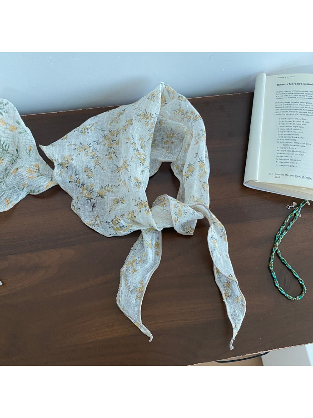 Scarvii Vintage-Style Floral Triangle Scarf
