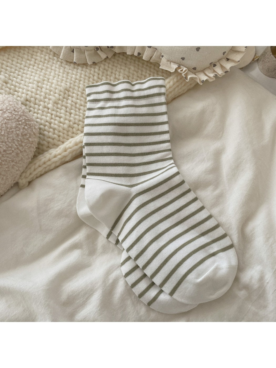 Rufia - Simple Style Striped Loose Fit Crew Socks