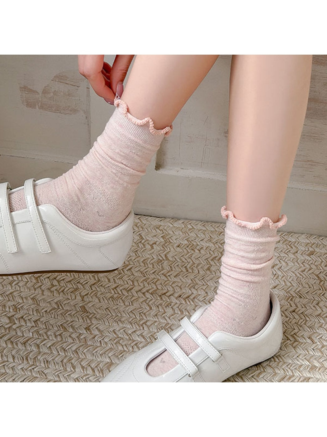 Rufia - Ruffle Cuff Black and Pink Solid Color Crew Socks