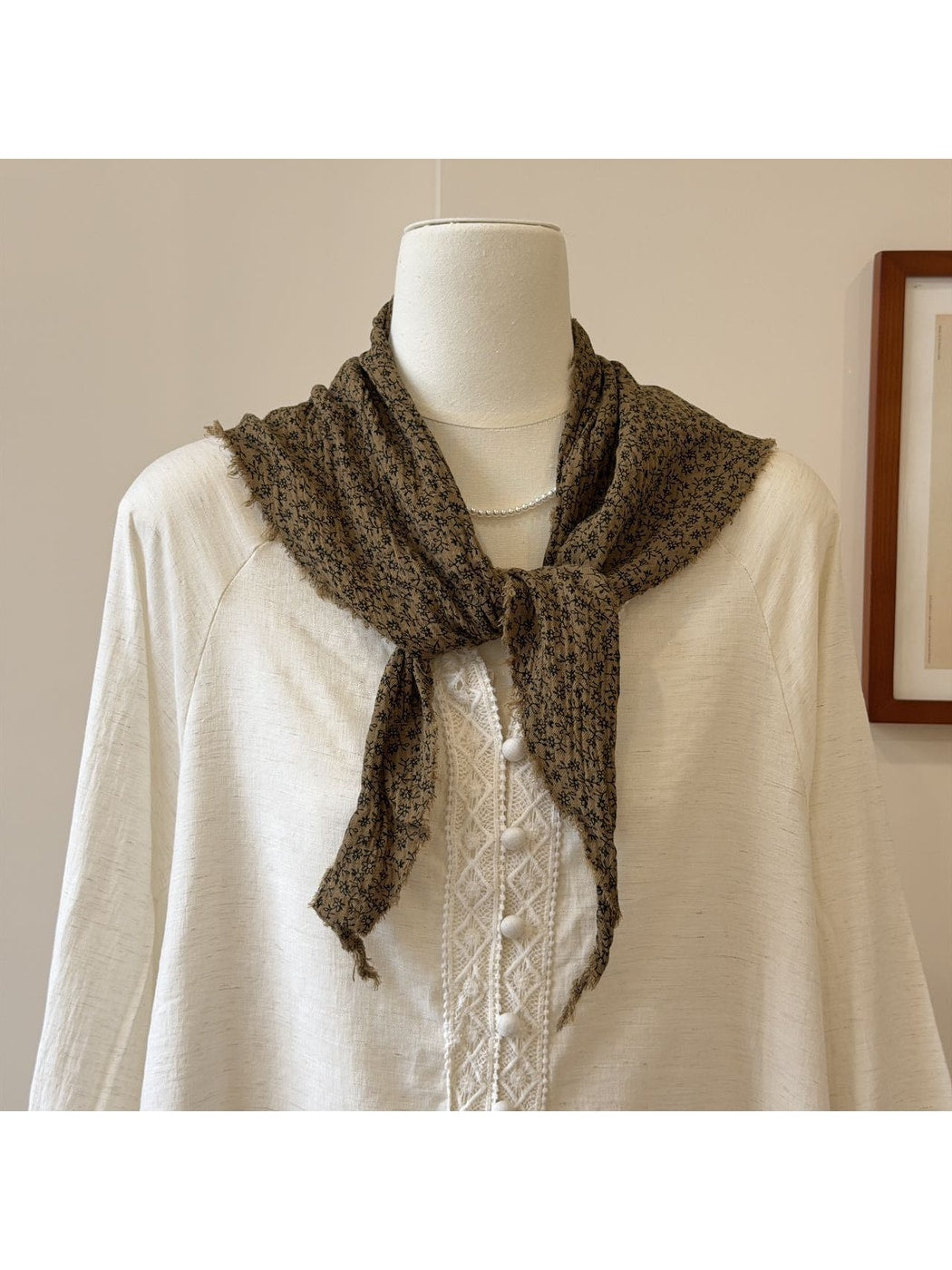 Scarvii - Ditsy Floral Print Multiuse Triangle Scarf