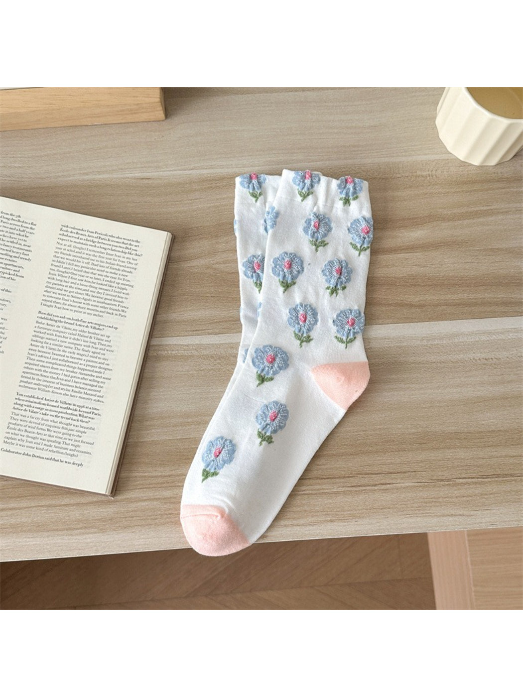 Rufia - Soft Garden Embroidery Crew Socks