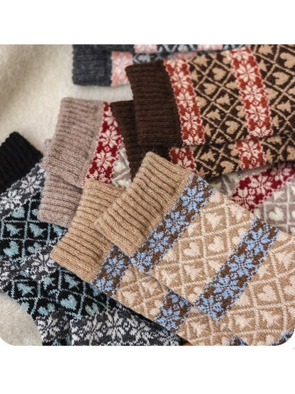 Rufia - Nordic Heart Pattern Crew Socks