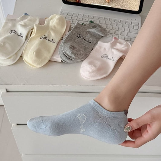 Close-up of Rufia Soft Spot low cut sock heel and toe stitching in white
