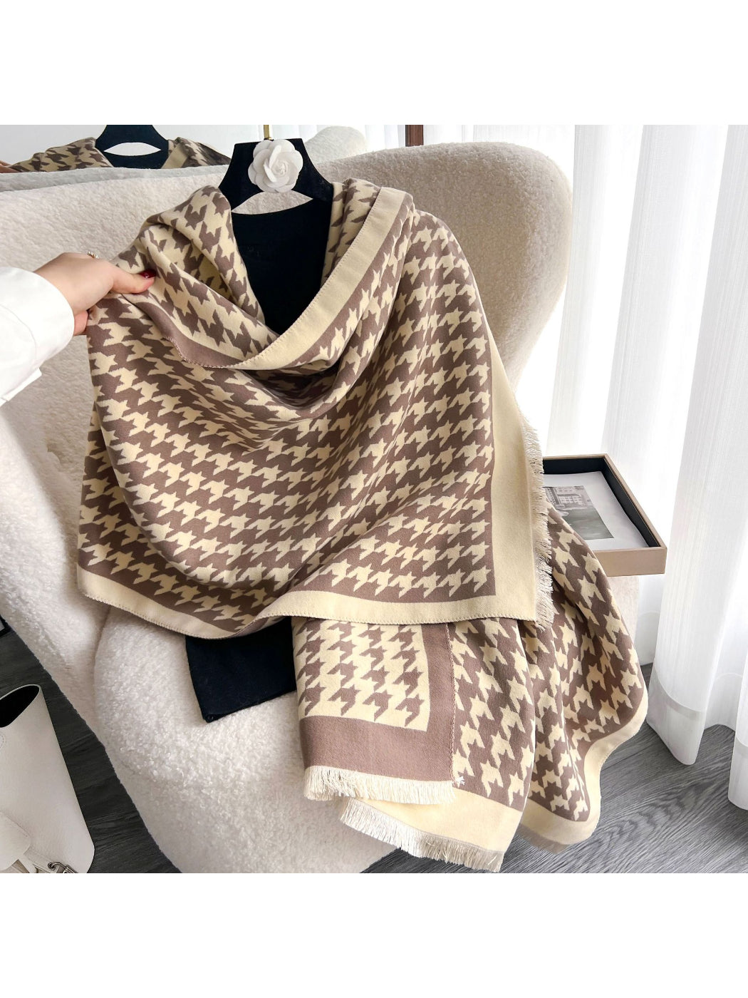 Scarvii - Retro Houndstooth Pattern Winter Scarf