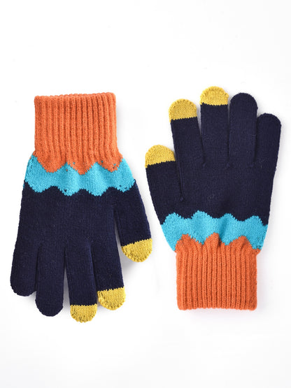 Knitting patchwork touchscreen gloves with colorful patch design