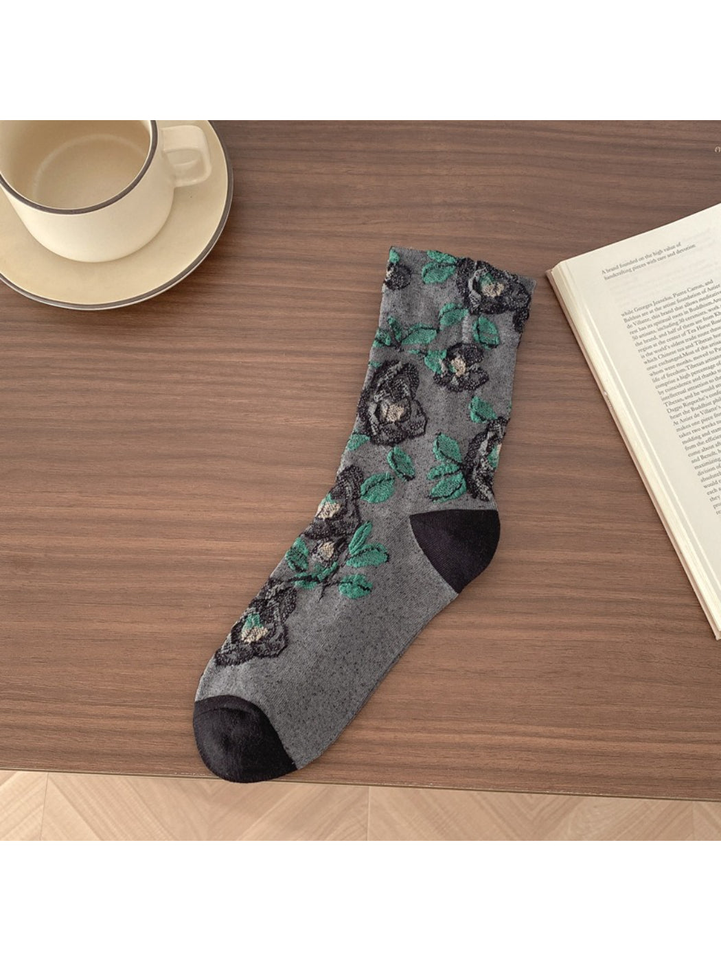 Rufia - Vintage Bloom Embroidered Crew Socks