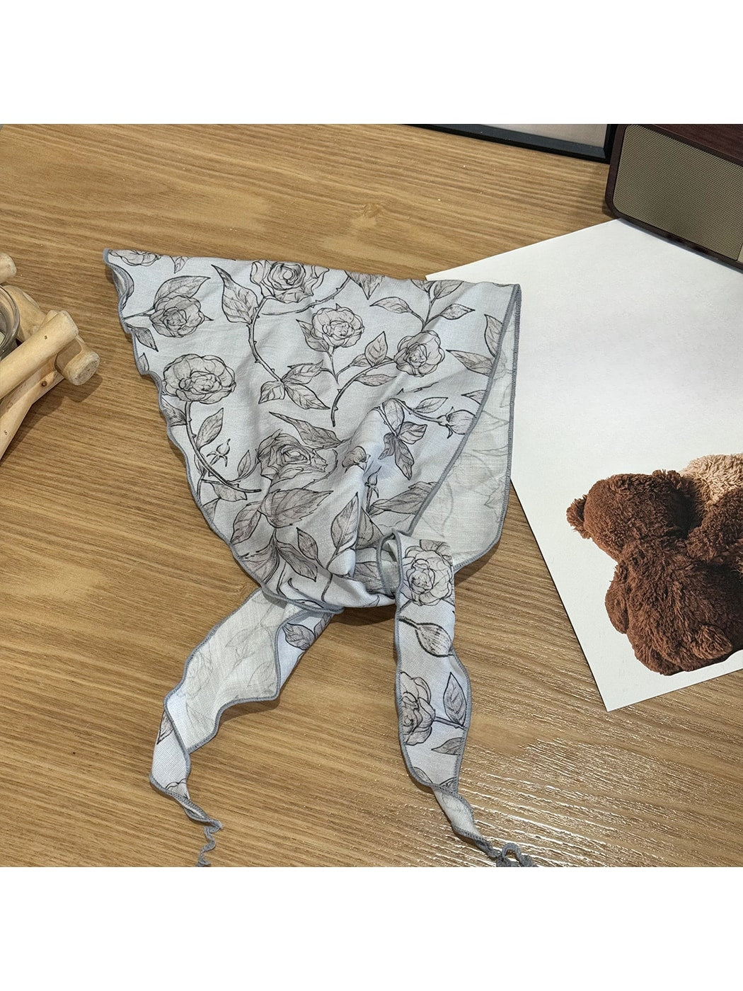 Scarvii - Elegant Printed Floral Triangle Bandana