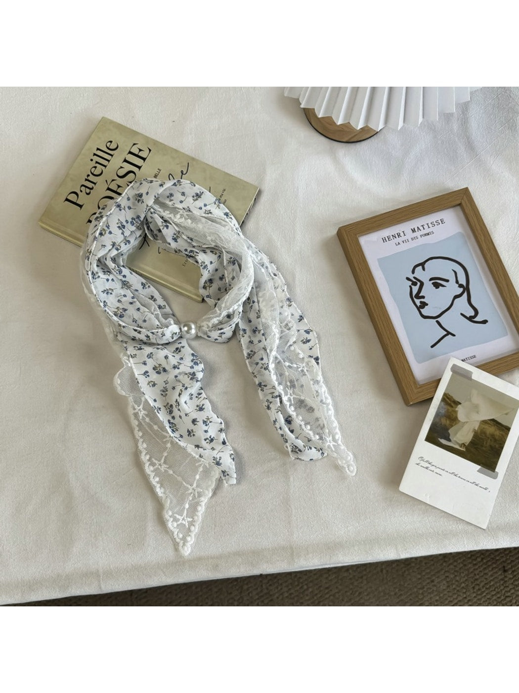 Scarvii - Fresh Floral Pattern Lace Scarf