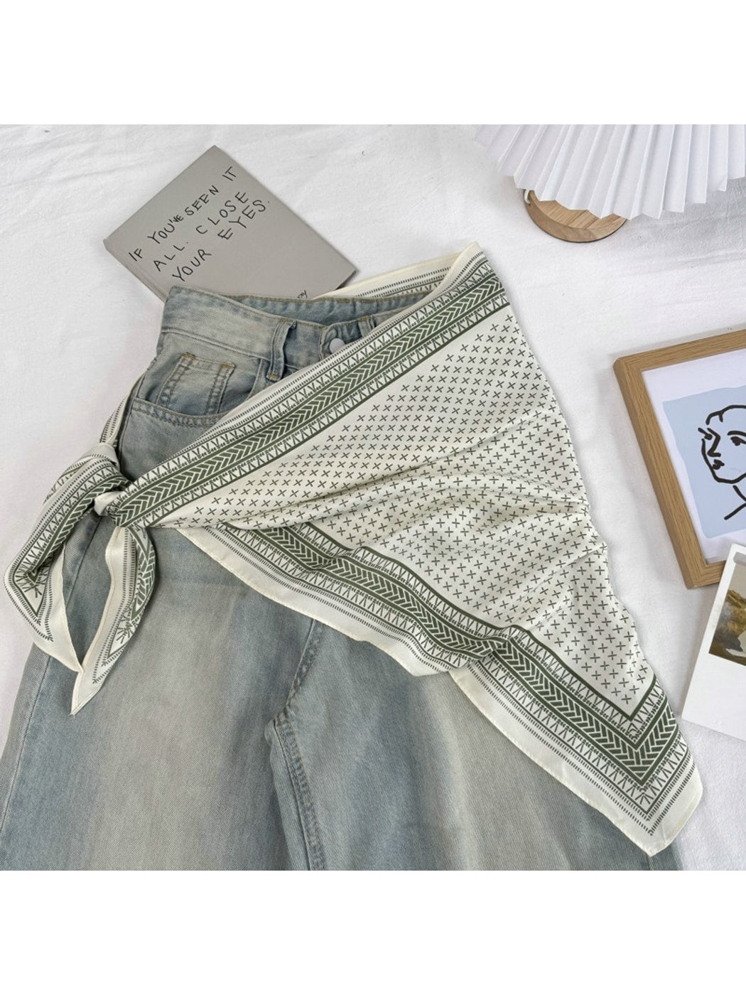 Scarvii - Minimalist Chic Style Triangle Scarf