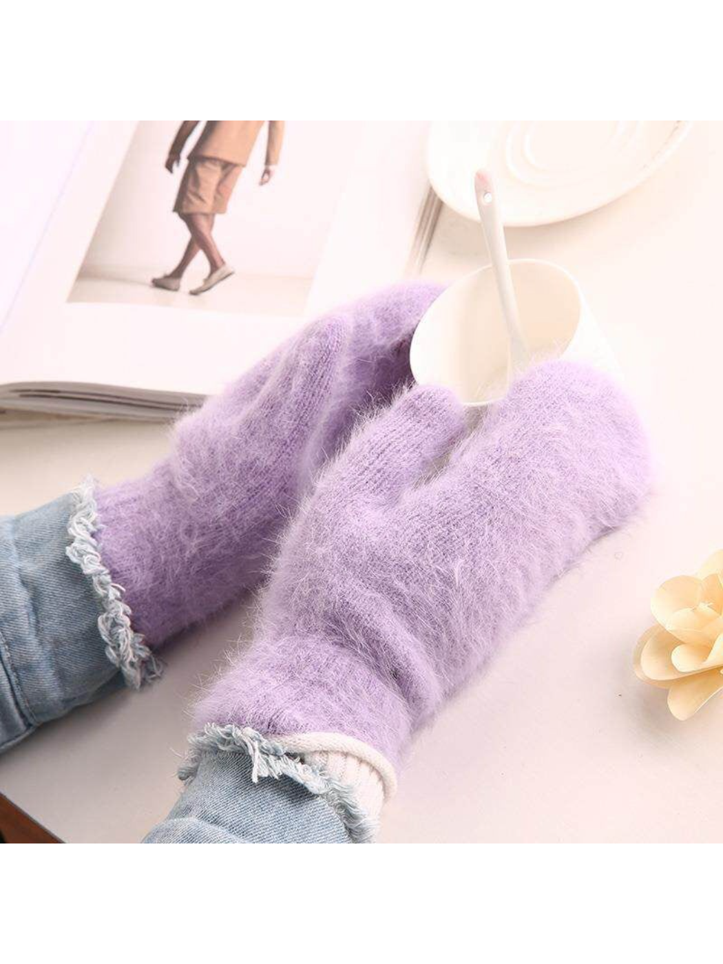 Gloving - Fuzzy Texture Ribbed-Cuff Mittens