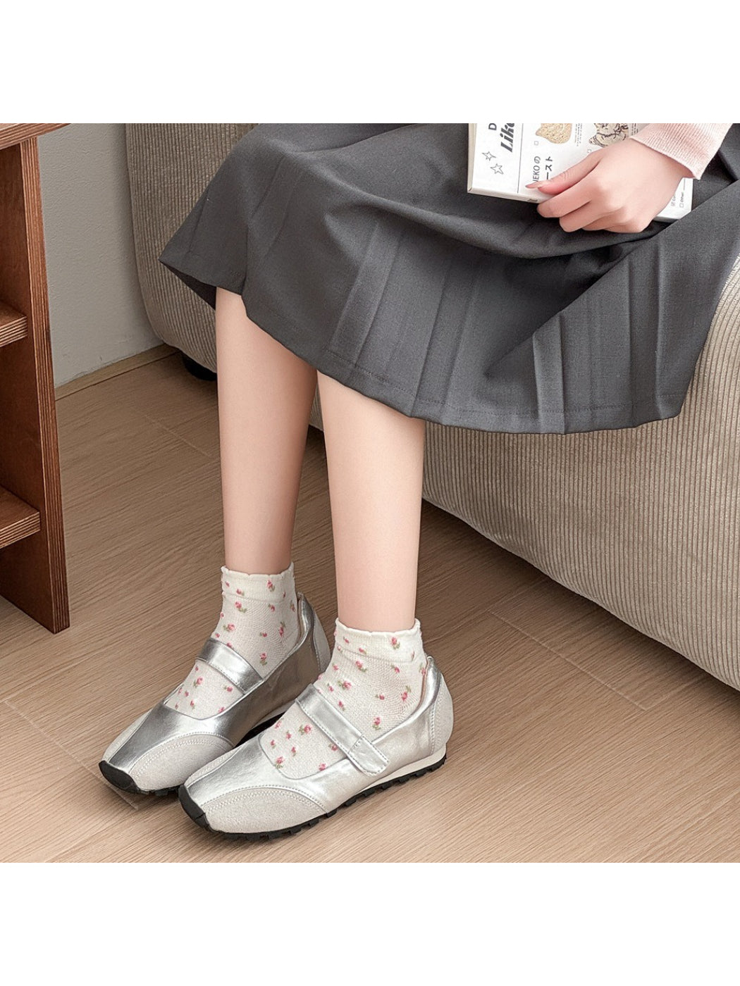 Rufia - Vintage Ditsy Floral Crew Socks product image 2