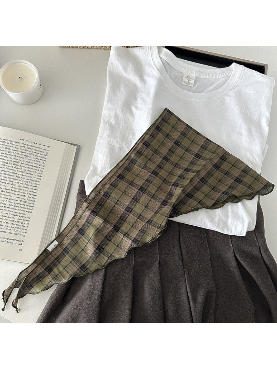 Scarvii - Plaid Pattern Triangle Scarf