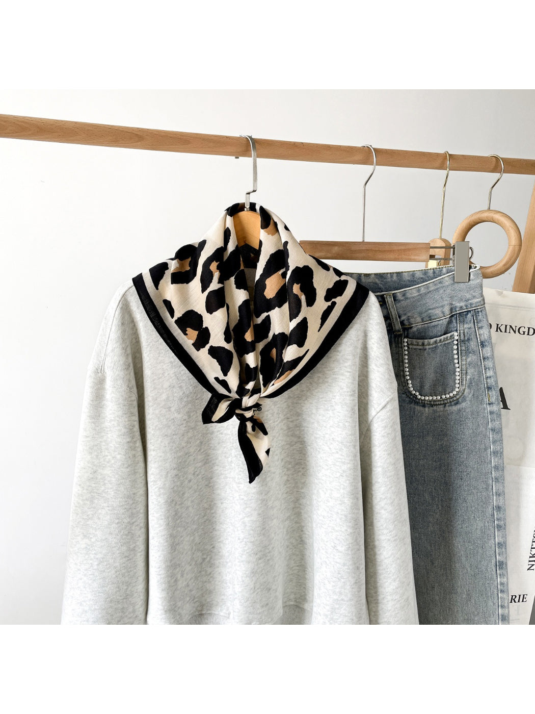 Scarvii - Classic Leopard Print Square Scarf