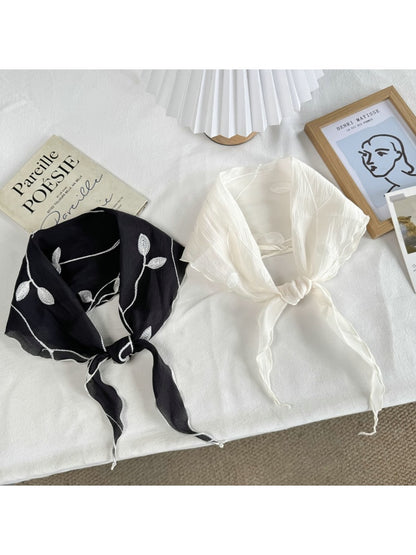 Scarvii - Embroidered Leaves Pattern Diamond-shaped Scarf
