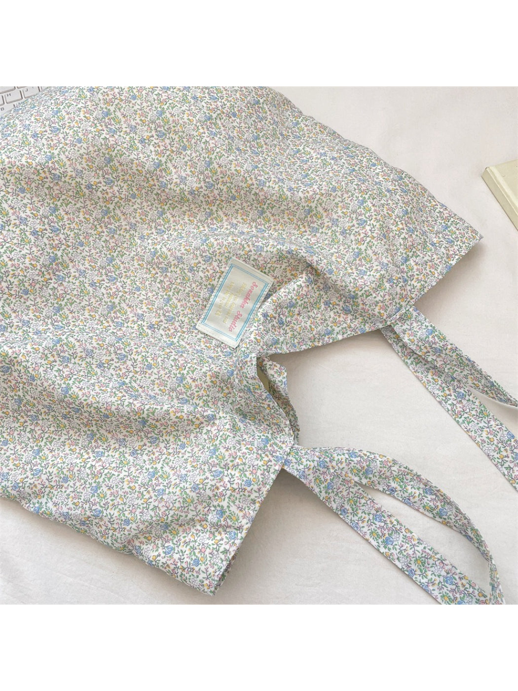Cosbai - Ditsy Floral Pattern Slouchy Style Tote Bag