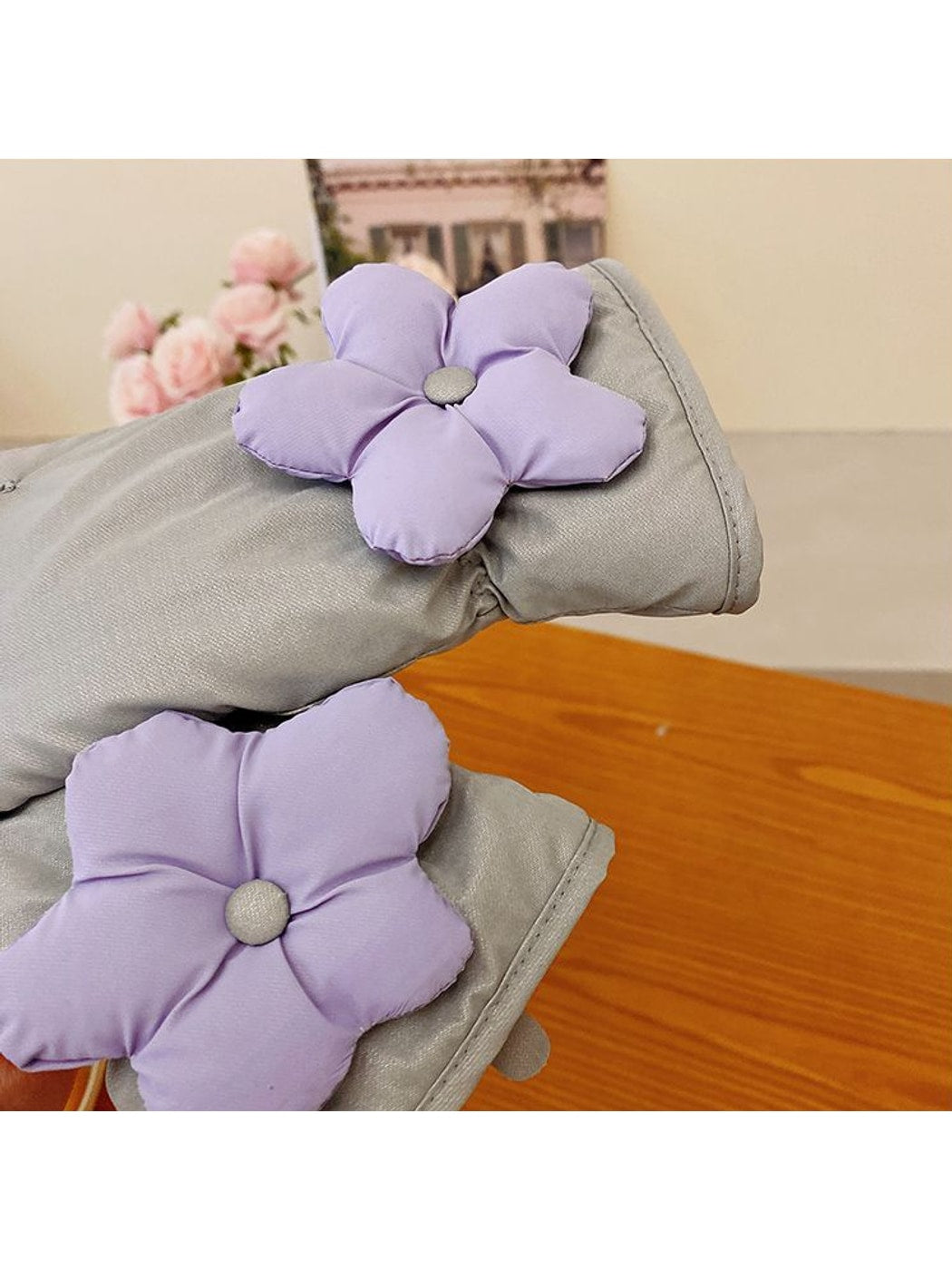 Gloving - Floral Accent Padded Winter Gloves