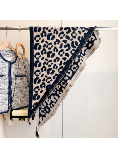 Scarvii - Leopard Pattern Triangle Shawl