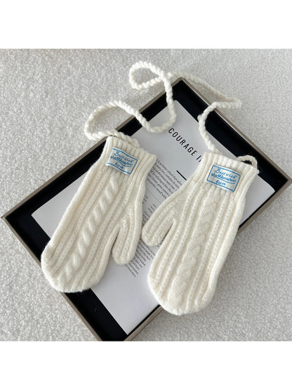 Gloving - Cable Knit Winter Mittens