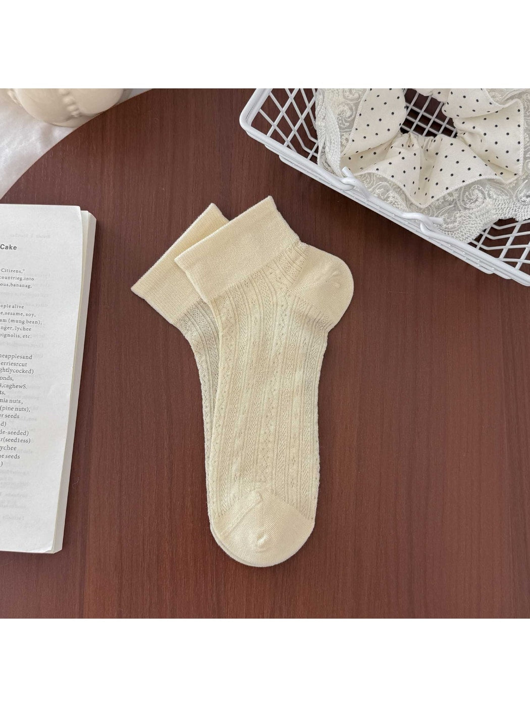 Rufia - Elegant Solid Color Openwork Ankle Socks