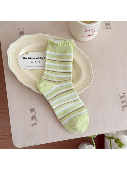 Rufia - Light Green Scalloped Trim Crew Socks