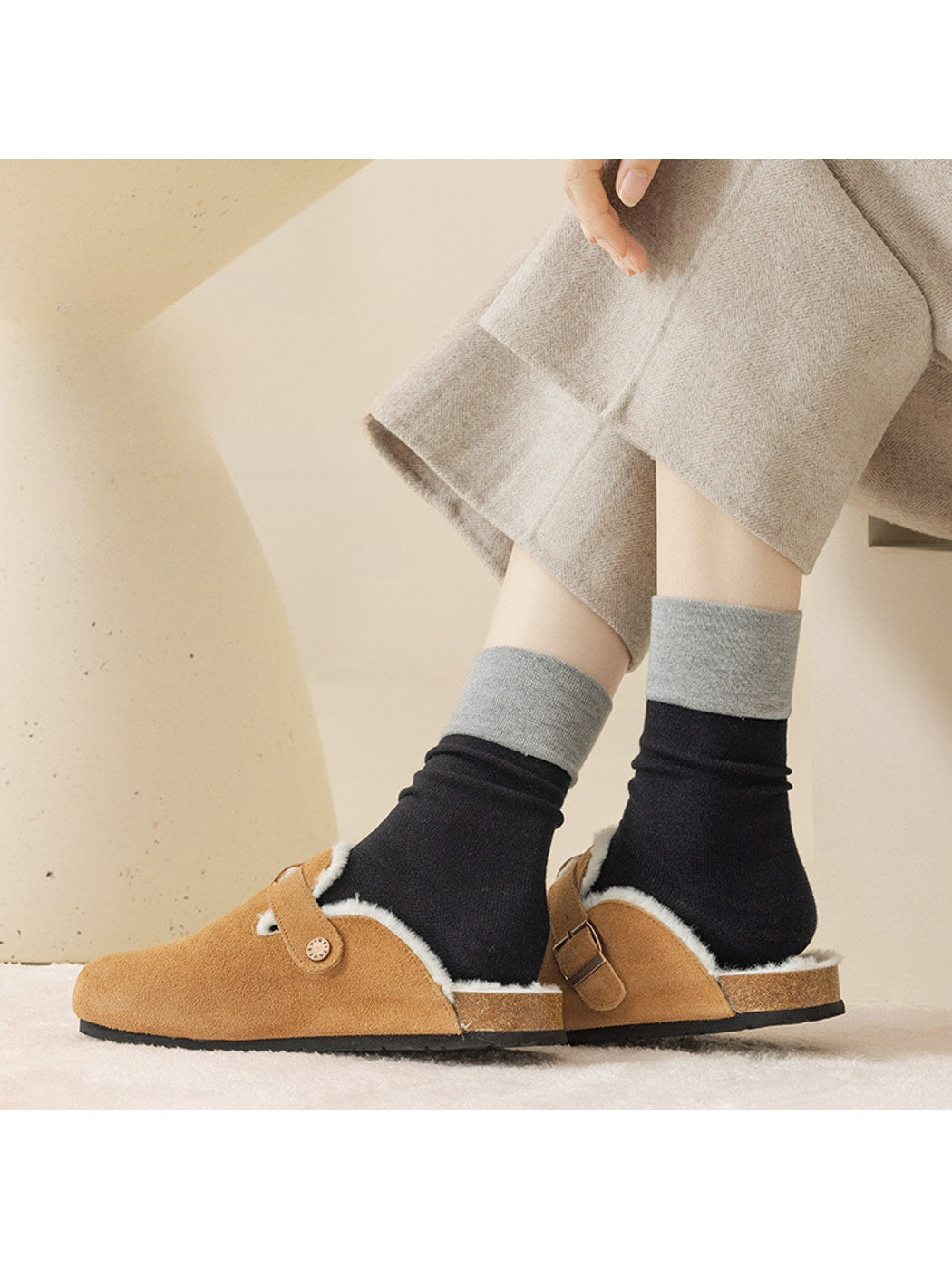 Rufia - Neutral Two-tone Color Block Crew Socks