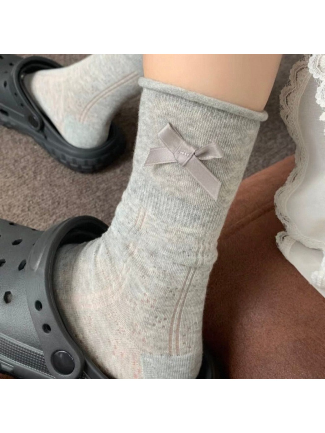 Grey Rufia crew socks with bow accent